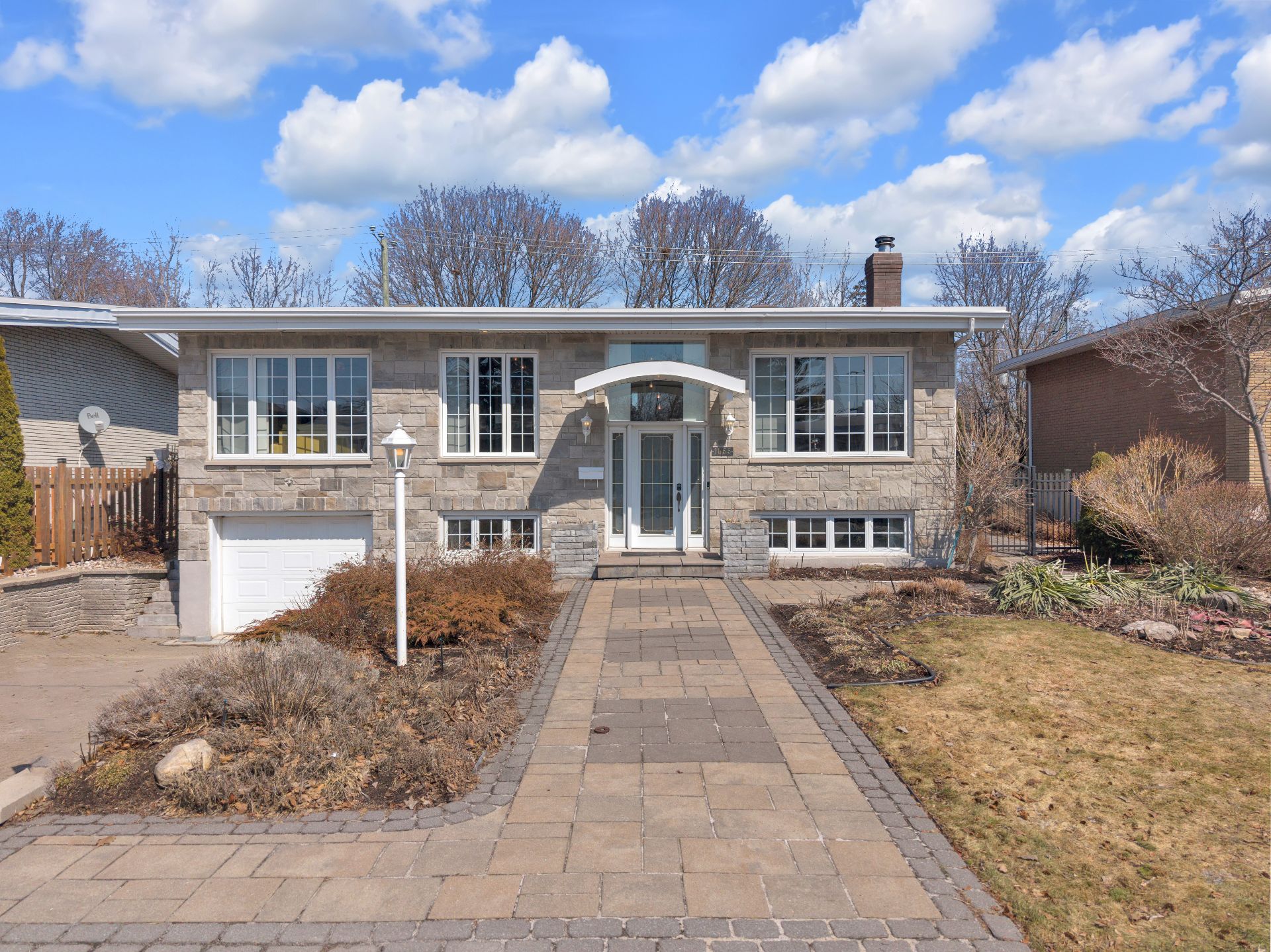 1055 Rue de Montpellier