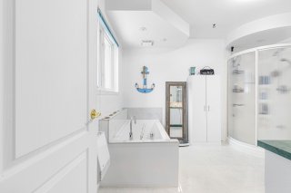 Salle de bains attenante à la CCP