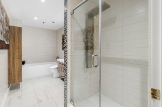 Salle de bains attenante à la CCP