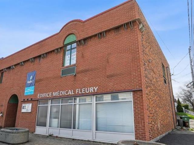 2320 Rue Fleury E.