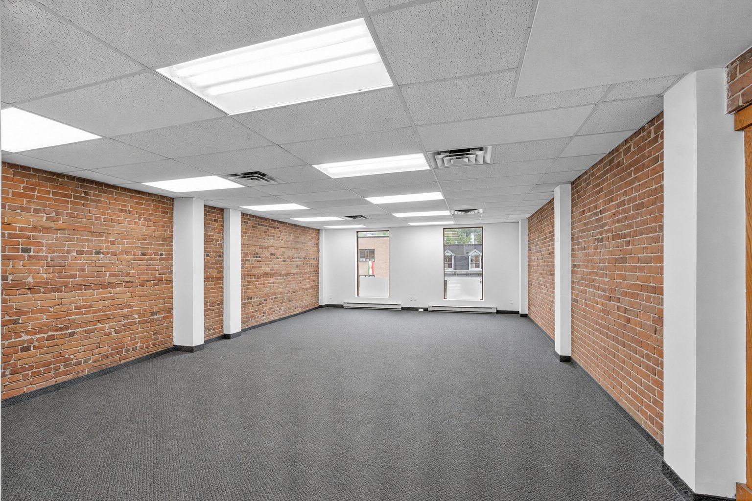 #210 - 1851 Rue Ste-Catherine O.