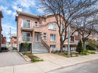 1043 Rue Melatti