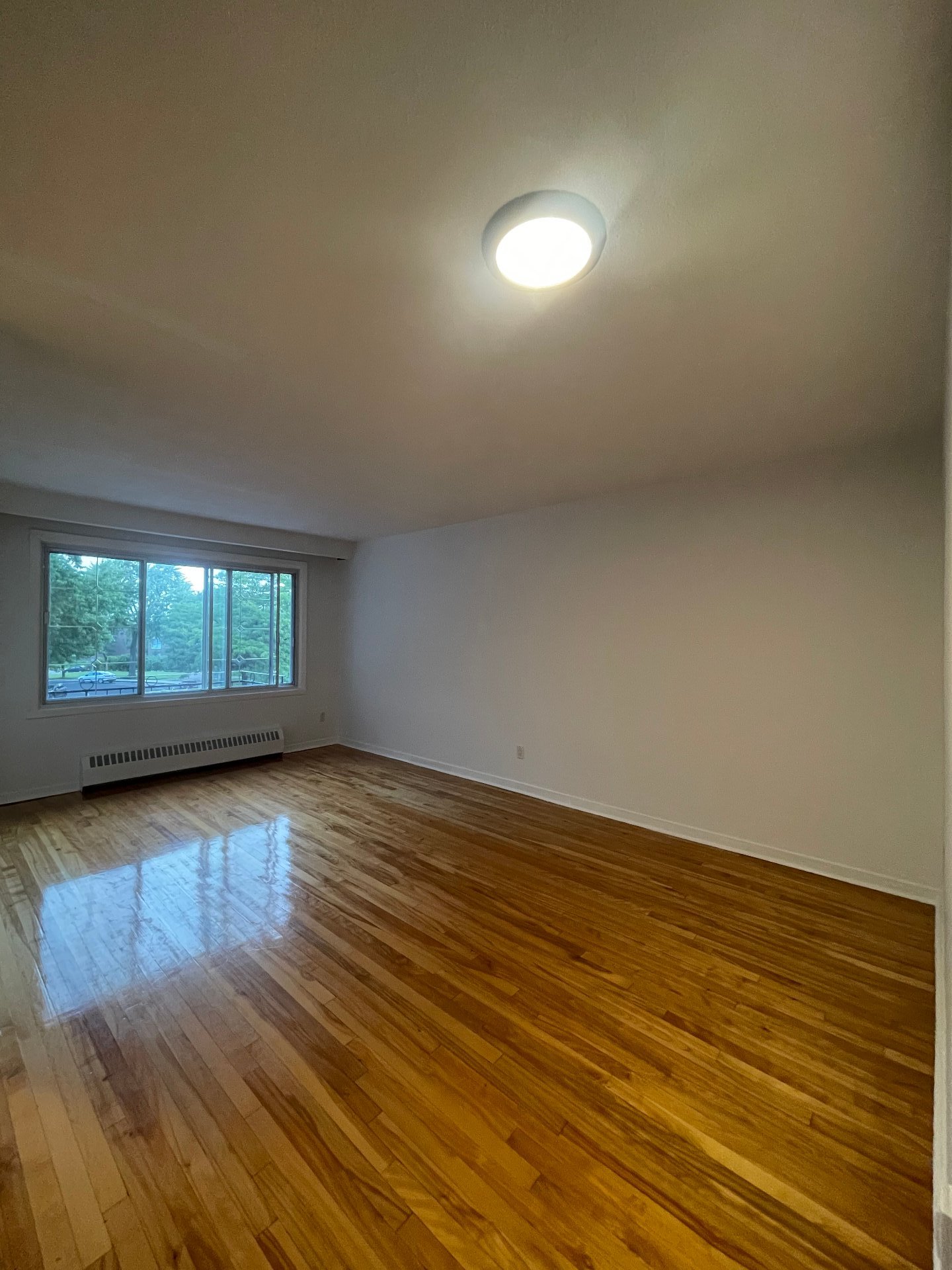8432 Rue Jean-Nicolet