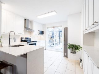 1025 Rue Gameroff