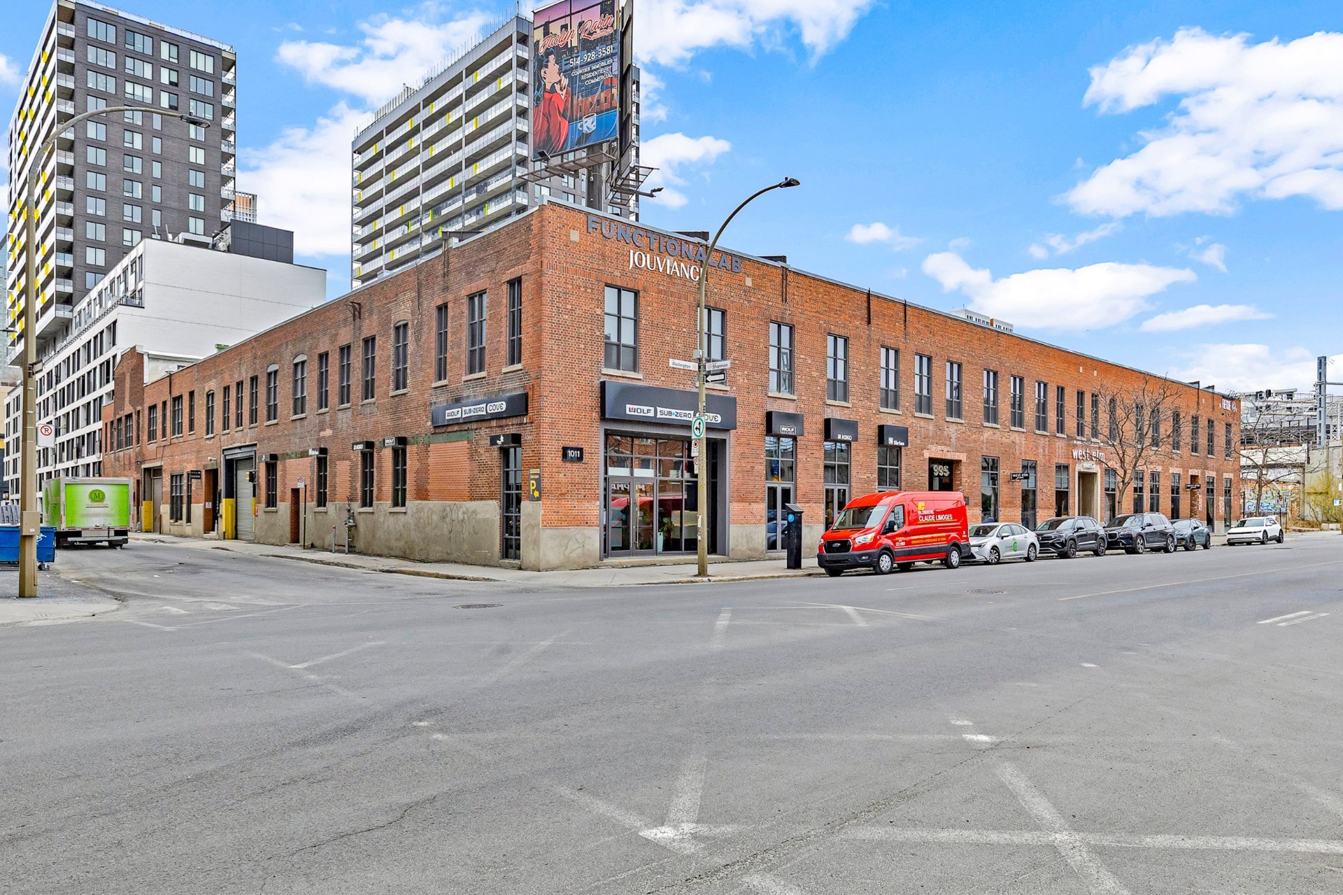 #220 - 995 Rue Wellington