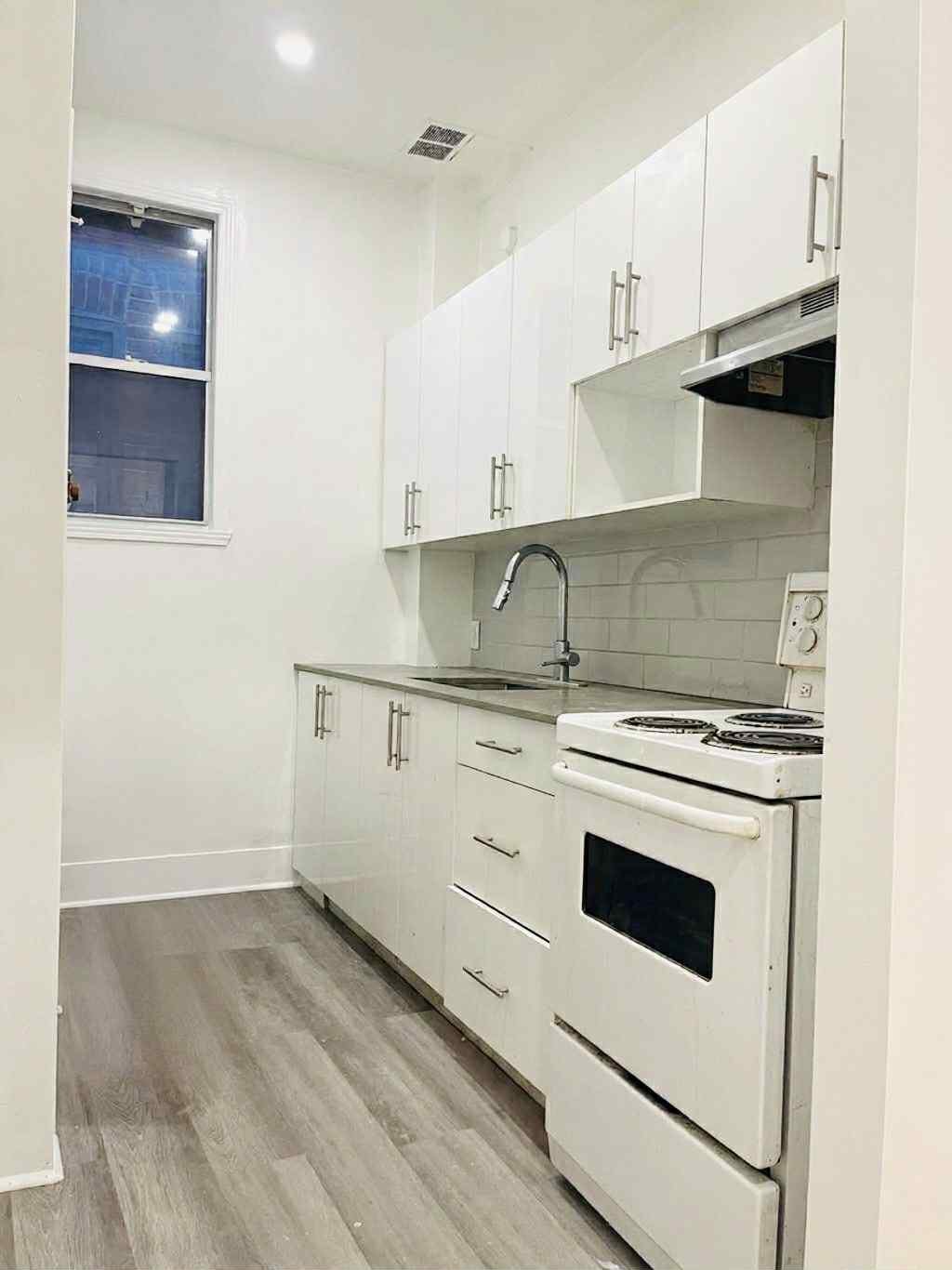 #8 - 3404 Av. Beaconsfield