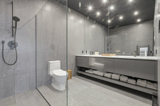 Ensuite bathroom