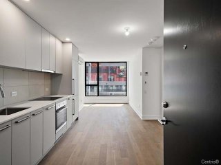 #322 - 1 Boul. De Maisonneuve O.