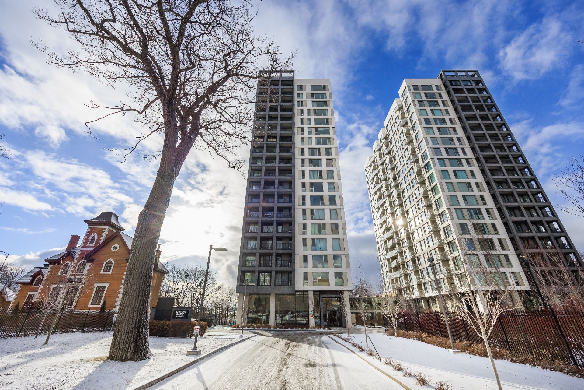 #2006 - 2000 Boul. René-Lévesque O.