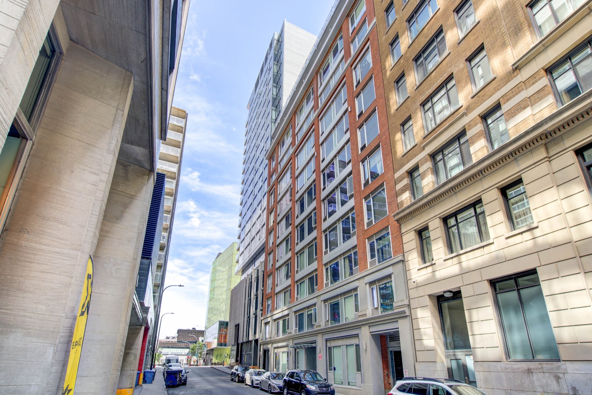 #703 - 366 Rue Mayor