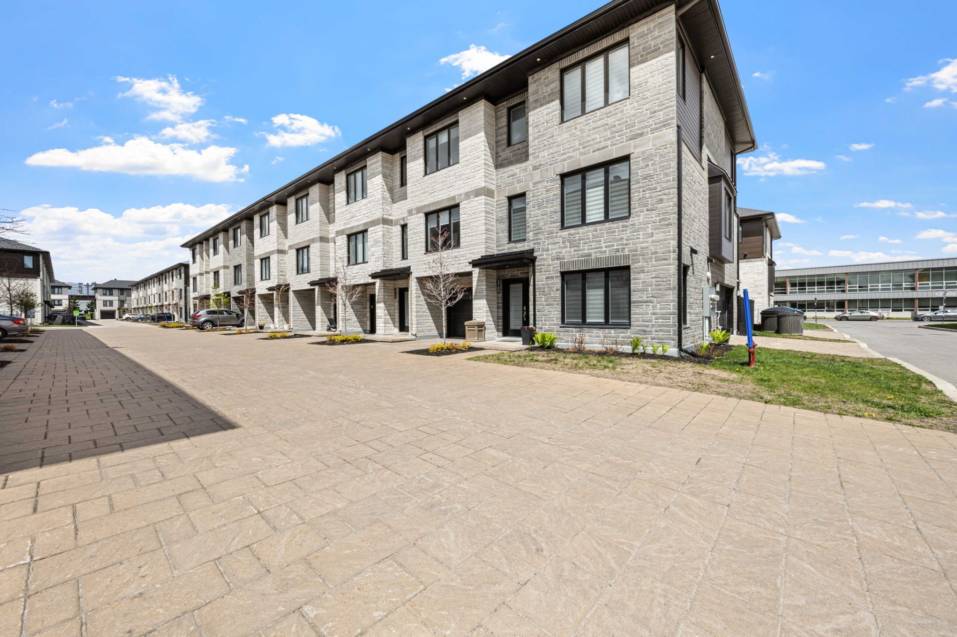 3710Z Rue Phil-Goyette