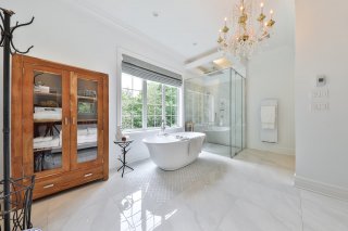 Ensuite bathroom