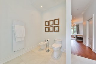 Ensuite bathroom