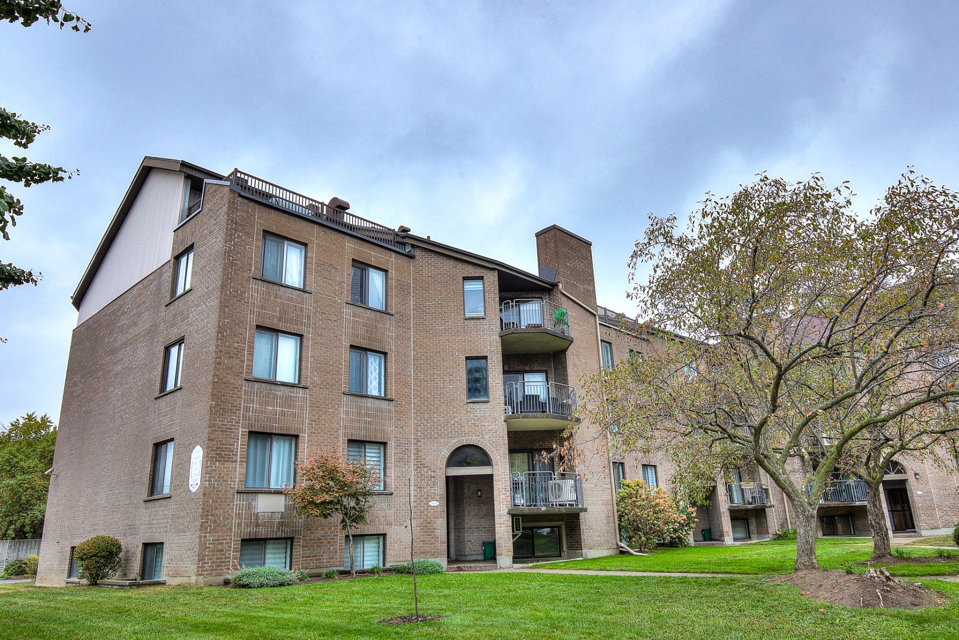 #401 - 3085 Rue Édouard-Montpetit