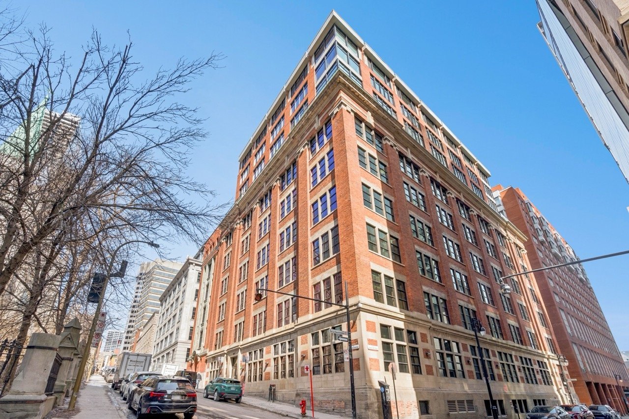 1061 Rue St-Alexandre — photo 3