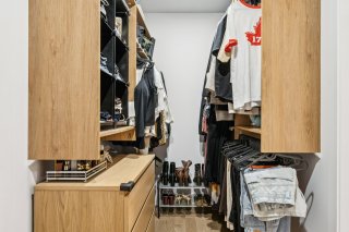 Walk-in closet