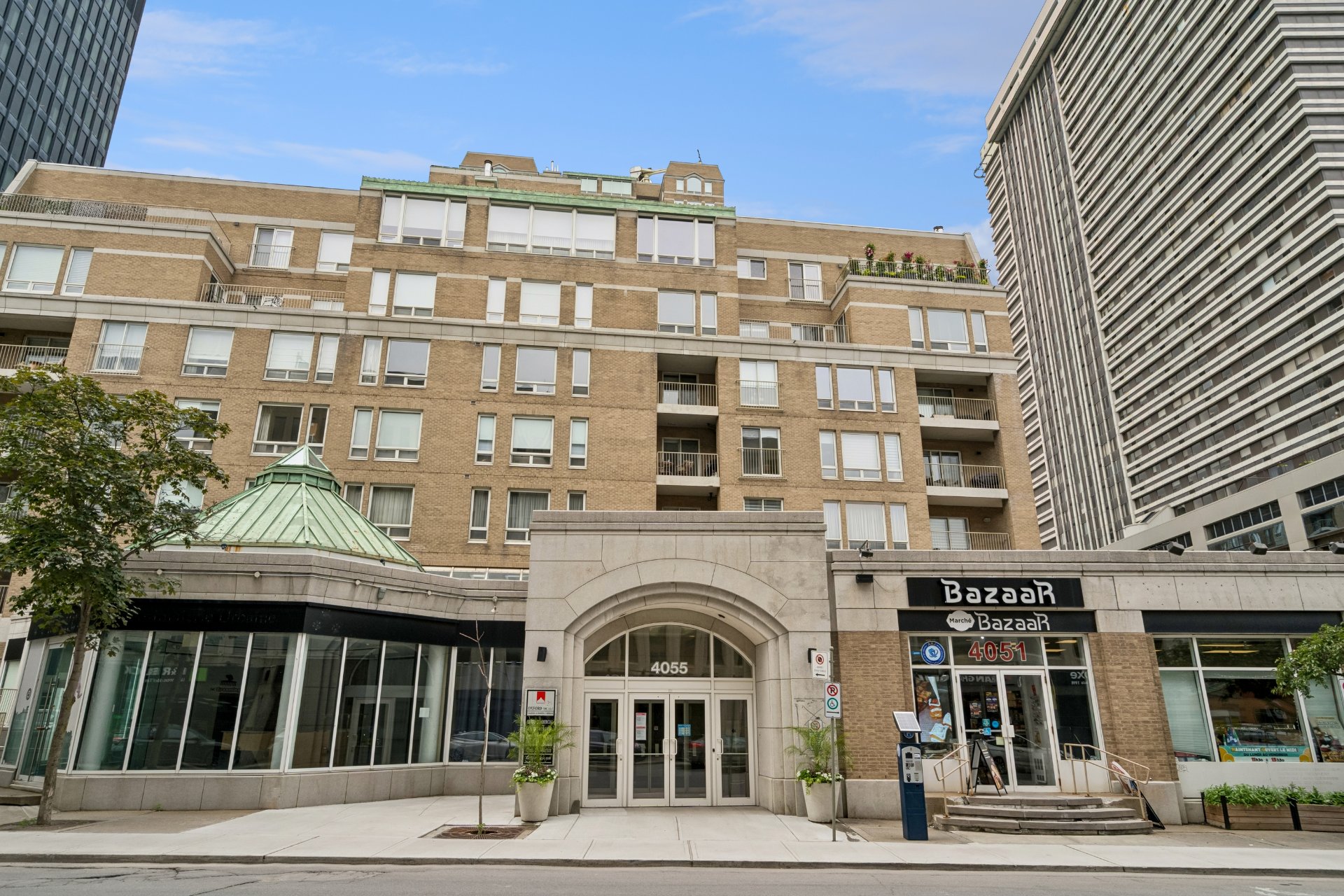 #156 - 4055 Rue Ste-Catherine O.