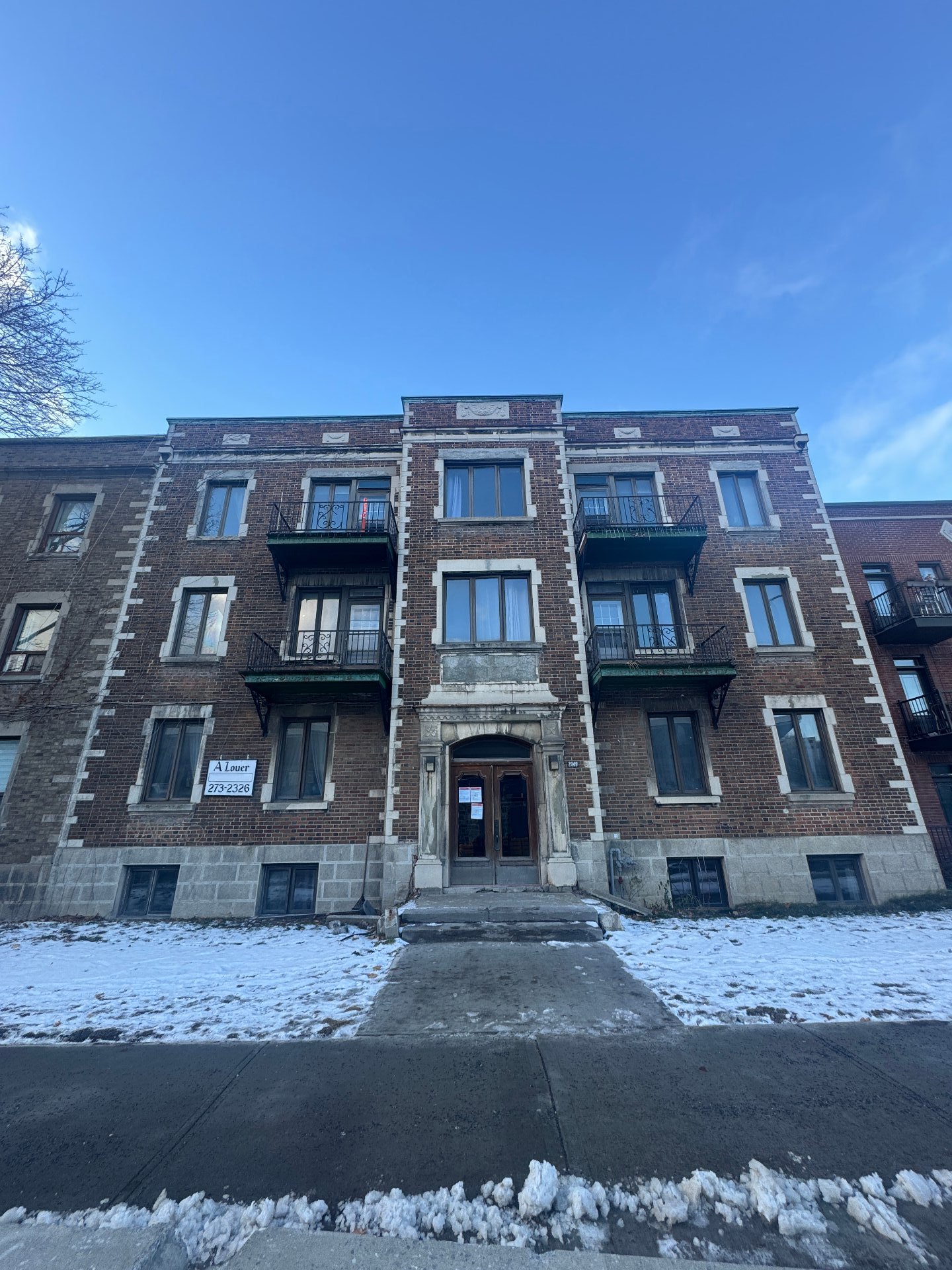 2049 Boul. Édouard-Montpetit