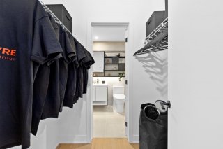 Walk-in closet