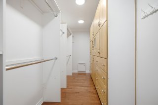 Walk-in closet