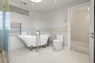 Ensuite bathroom