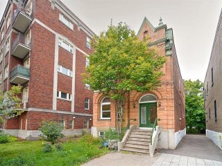 4549 Rue Sherbrooke O.