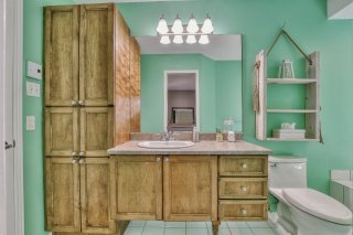 Ensuite bathroom