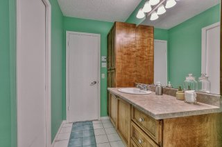 Ensuite bathroom