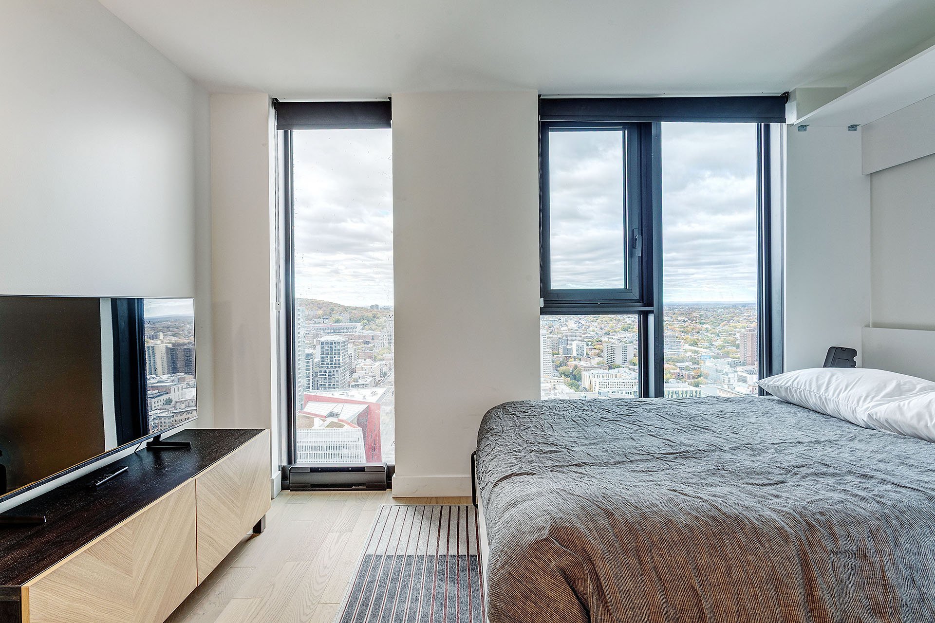 #3922 - 1200 Rue Jeanne-Mance