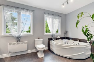 Salle de bains attenante à la CCP