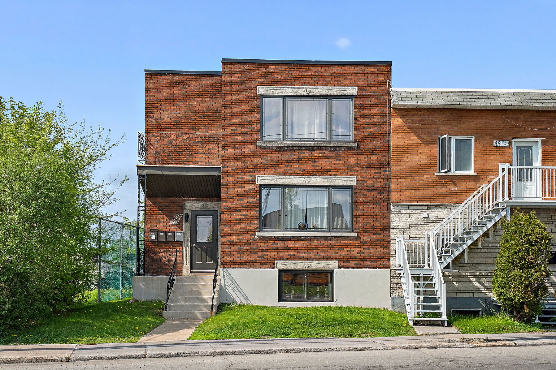 748 Rue Victoria