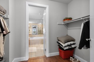 Walk-in closet