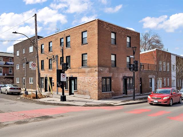 2481 Rue La Fontaine