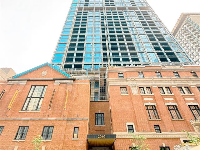 #902 - 2060 Rue Peel