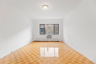 #208-2300 Rue St Mathieu Montréal (Ville-Marie)