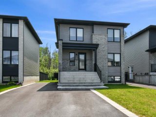 4388 Rue Louis-Fiset