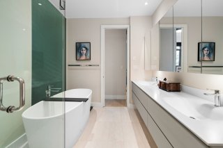 Ensuite bathroom