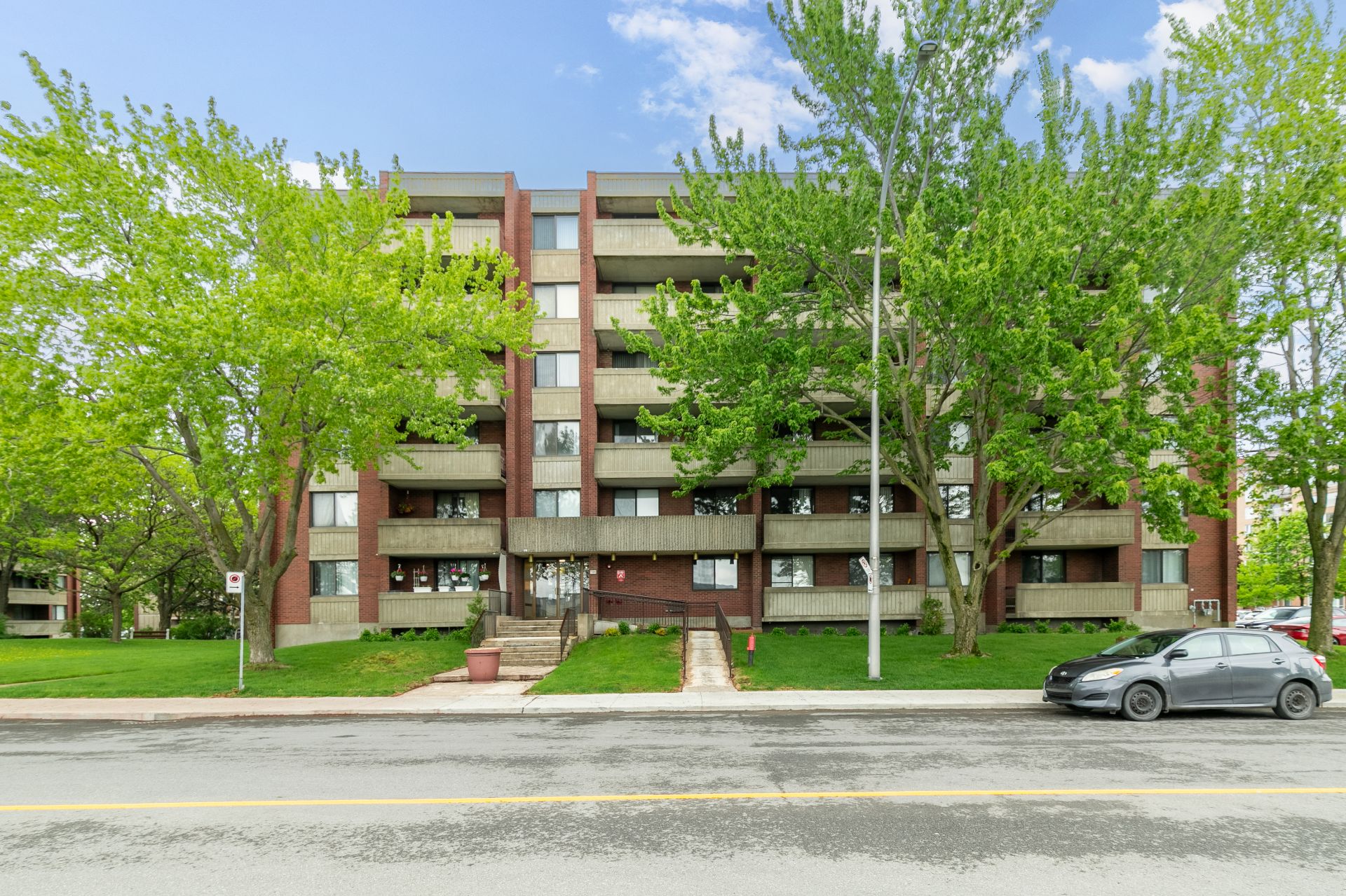 #106 - 7360 Rue St-Zotique E.