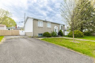 1001 Rue du Portage