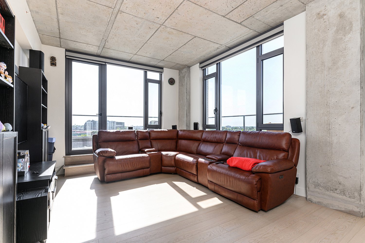 #719 - 200 Boul. Marcel-Laurin