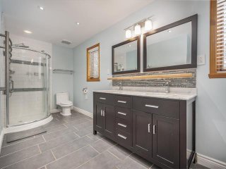 Ensuite bathroom