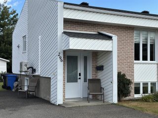 296 Rue Goyer