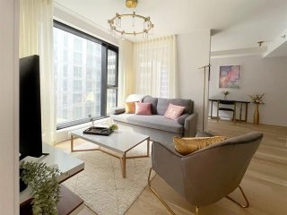 #808 - 2060 Rue Peel