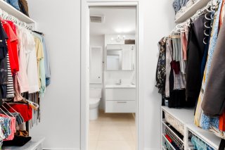 Walk-in closet