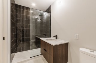 Ensuite bathroom