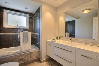 Ensuite bathroom