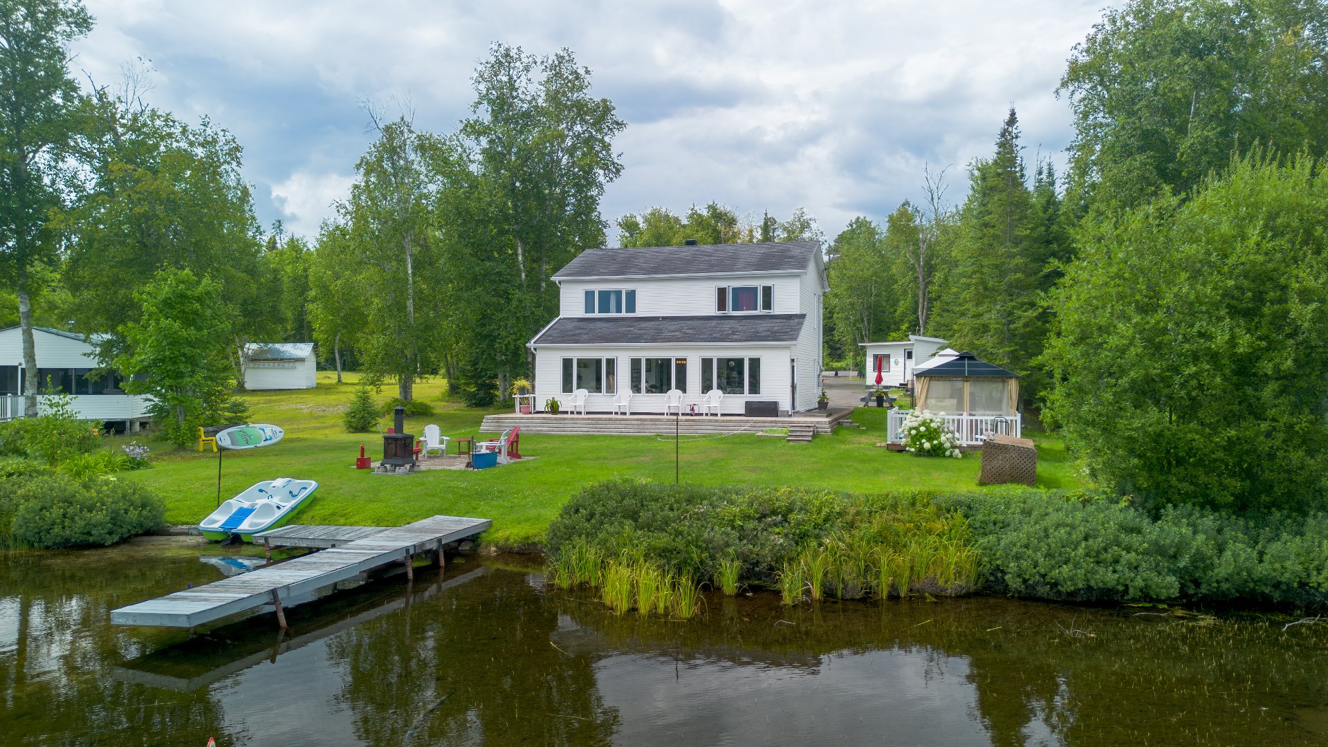 216 Ch. du Lac-Ben