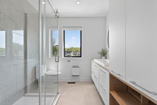 Ensuite bathroom