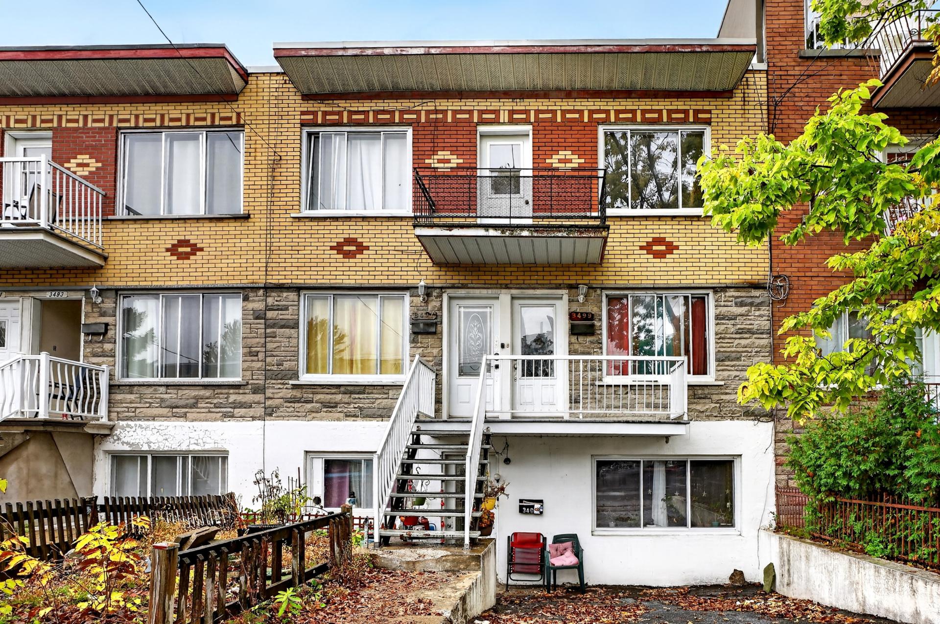 3497 Rue Champdoré