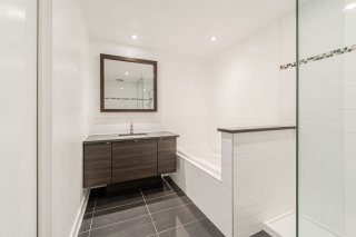 Salle de bains attenante à la CCP